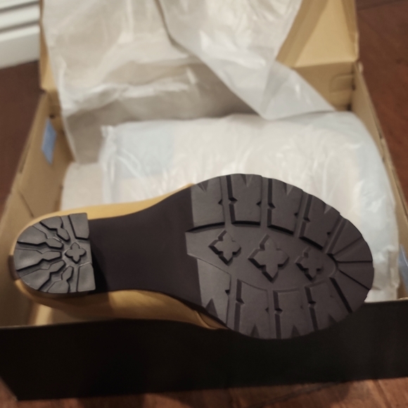 Brand New Brown and Tan Booties - Picture 3 of 10